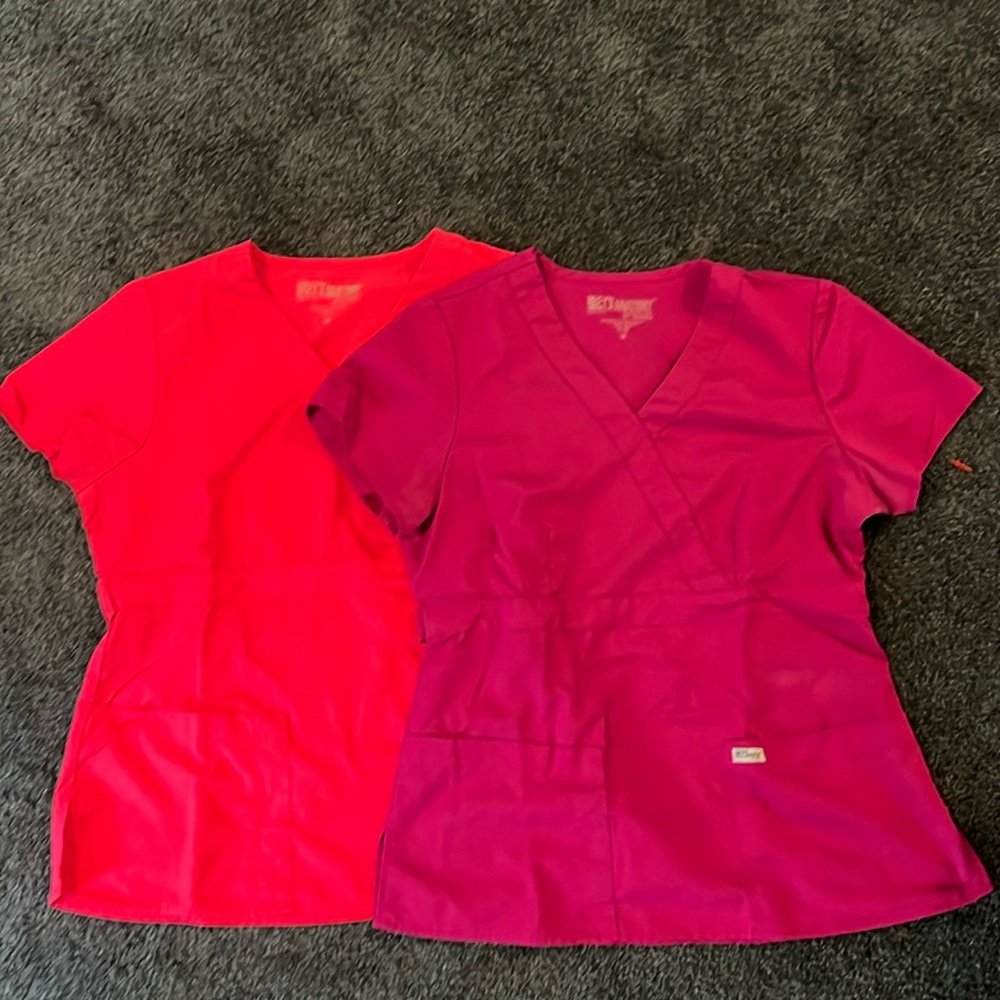 Two Grey's Anatomy Women's 3-Pocket Modern Fit Mock Wrap Scrub Top Medium
